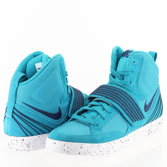 Nike Other - Nike Mens Shoes Sneakers 11.5